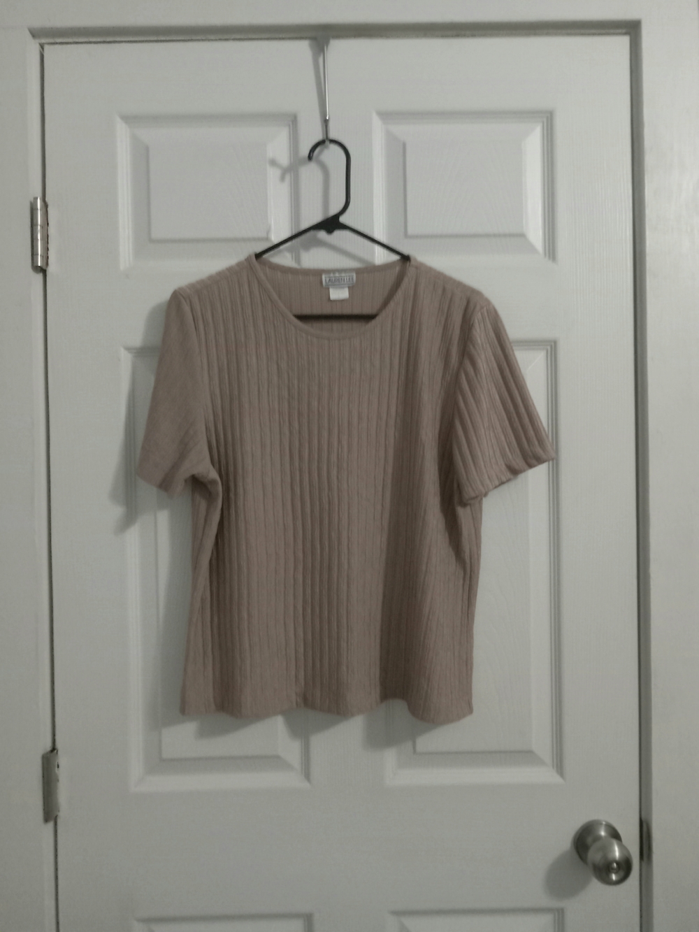 Lauren Lee Casual Ribbed Short-Sleeve Top in Taupe